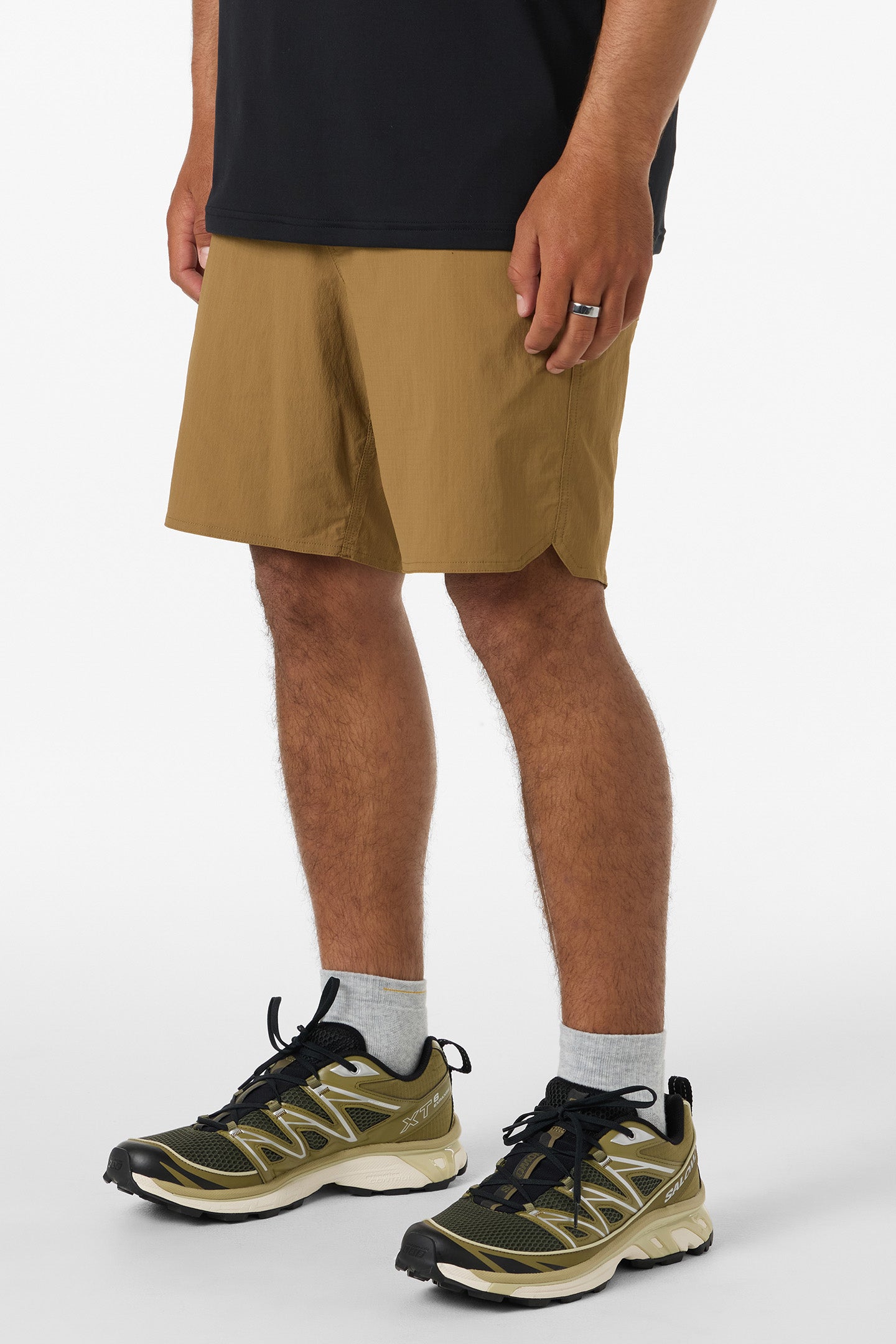TRVLR Halfback 18 Hybrid Shorts - Image 3