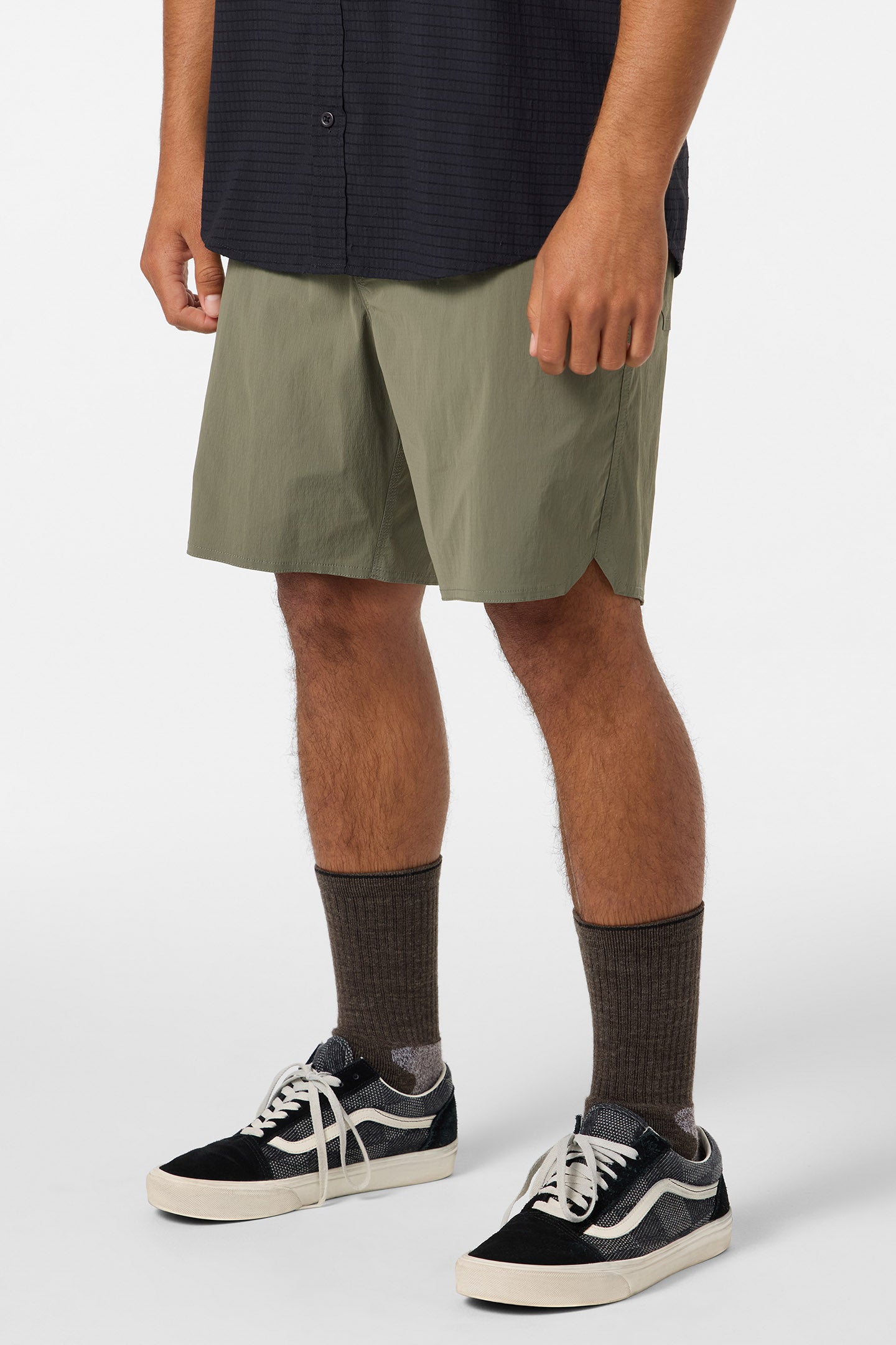 TRVLR Halfback 18 Hybrid Shorts - Image 3