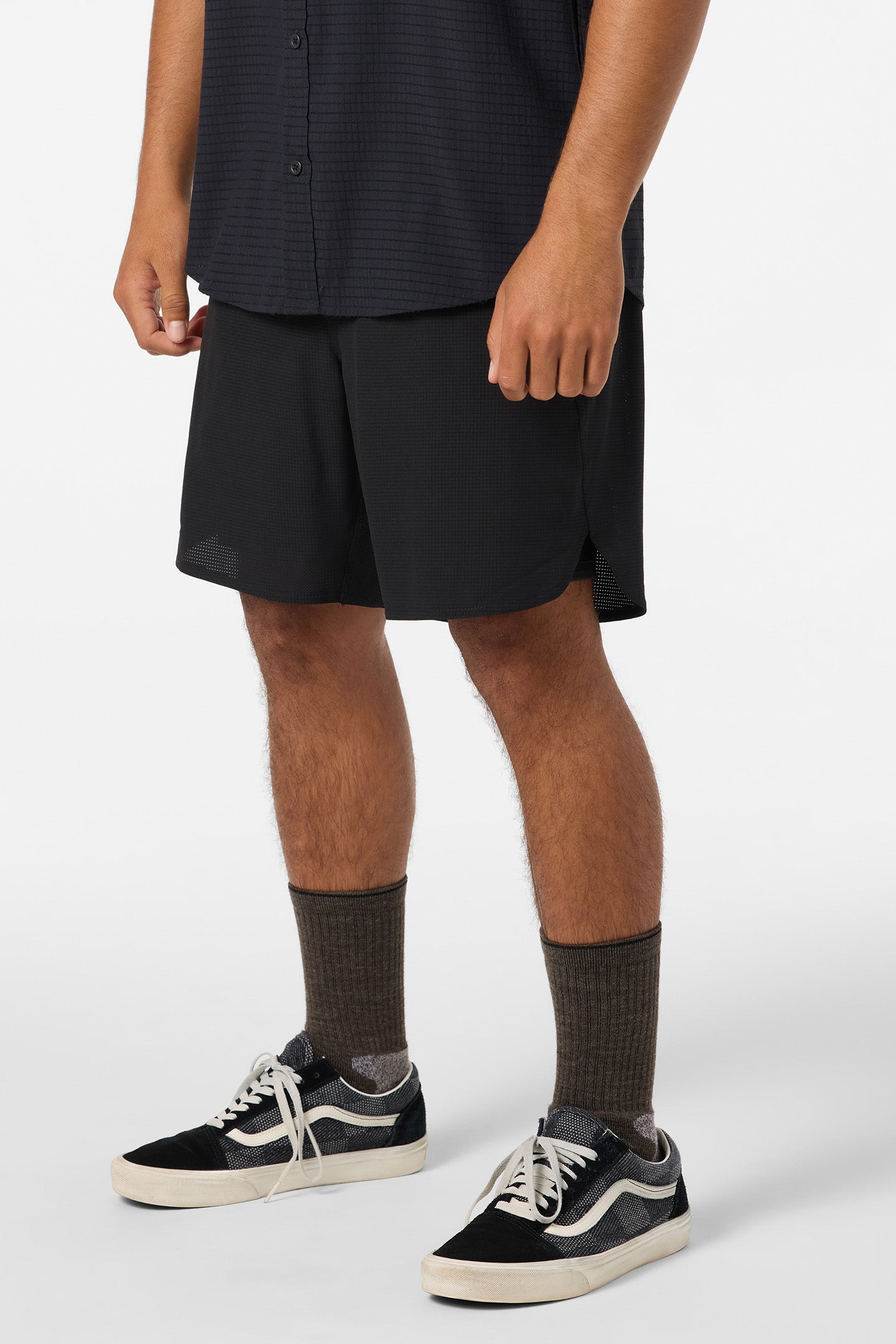 TRVLR Tech Lined 17 Hybrid Shorts - Image 3
