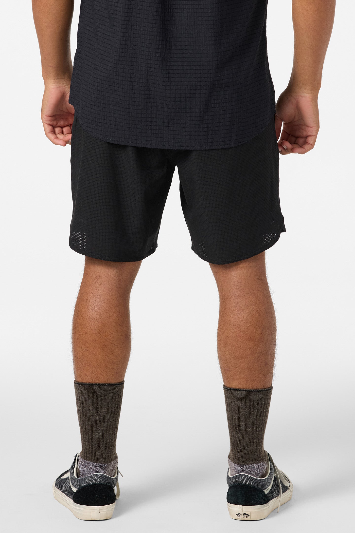 TRVLR Tech Lined 17 Hybrid Shorts - Image 4